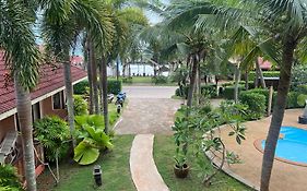 Lanta Seafront Resort